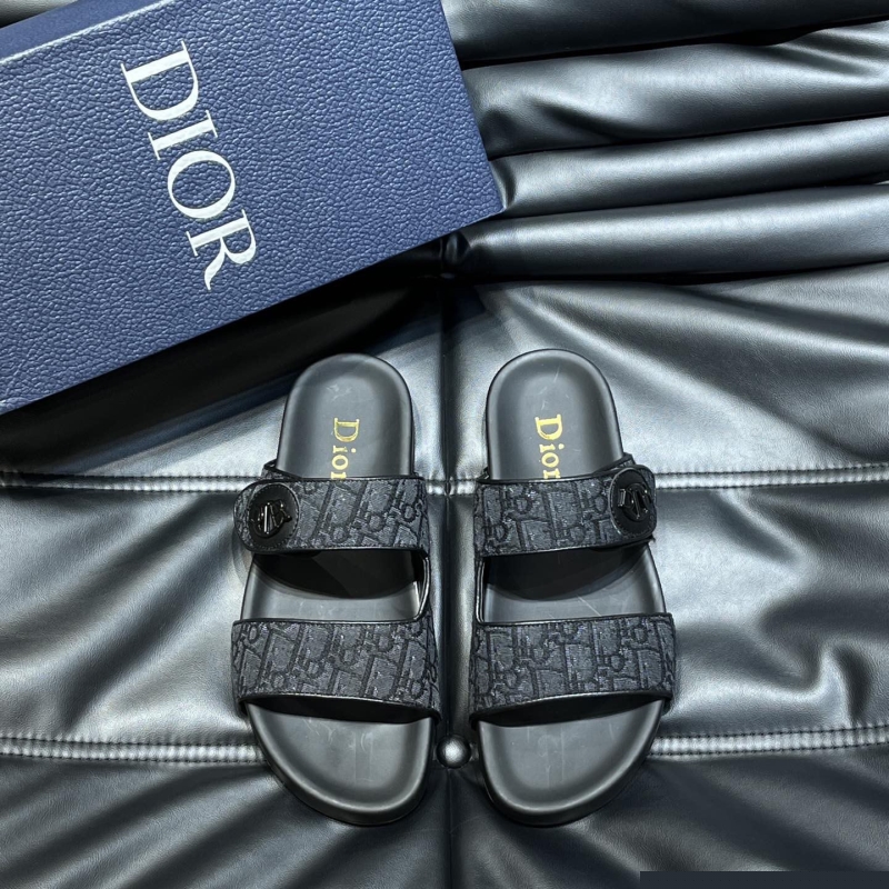 ch**an D*or slippers